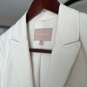 Banana Republic Blaze | Off White | Size Medium